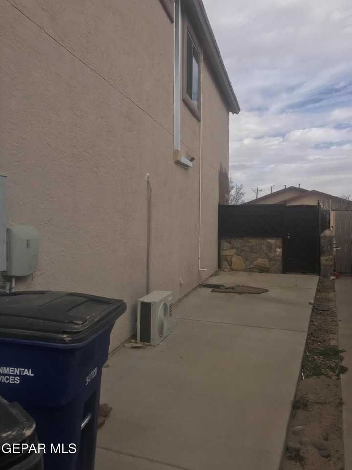 14301 Andre Agassi Dr - Photo 3 of 19