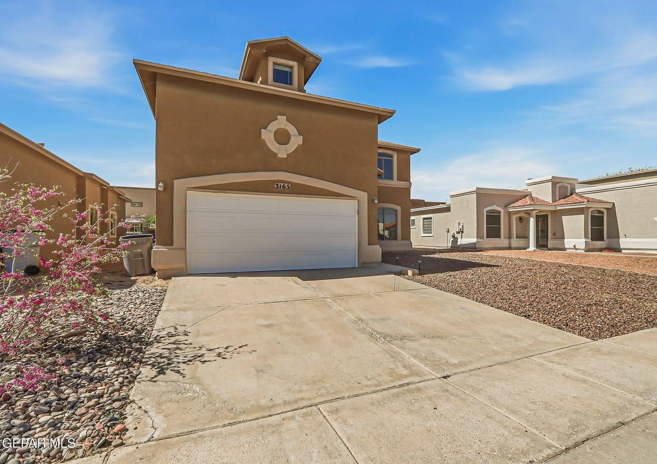 3165 Sarina Cir - Photo 2 of 39