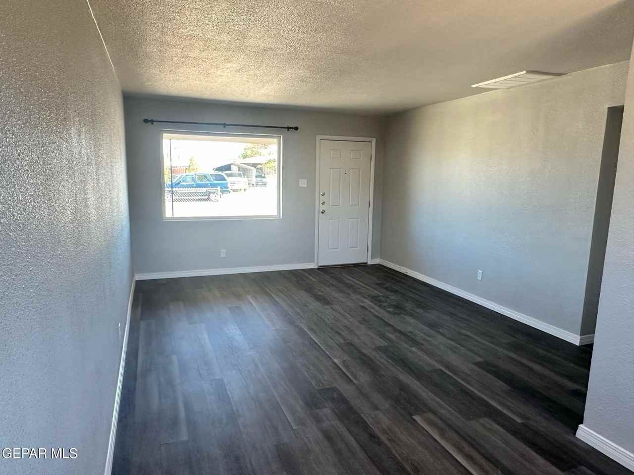 9315 Raleigh Dr - Photo 2 of 14