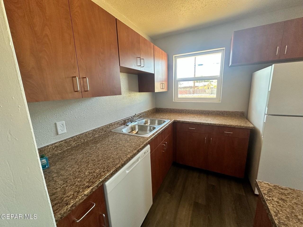 9315 Raleigh Dr - Photo 4 of 14