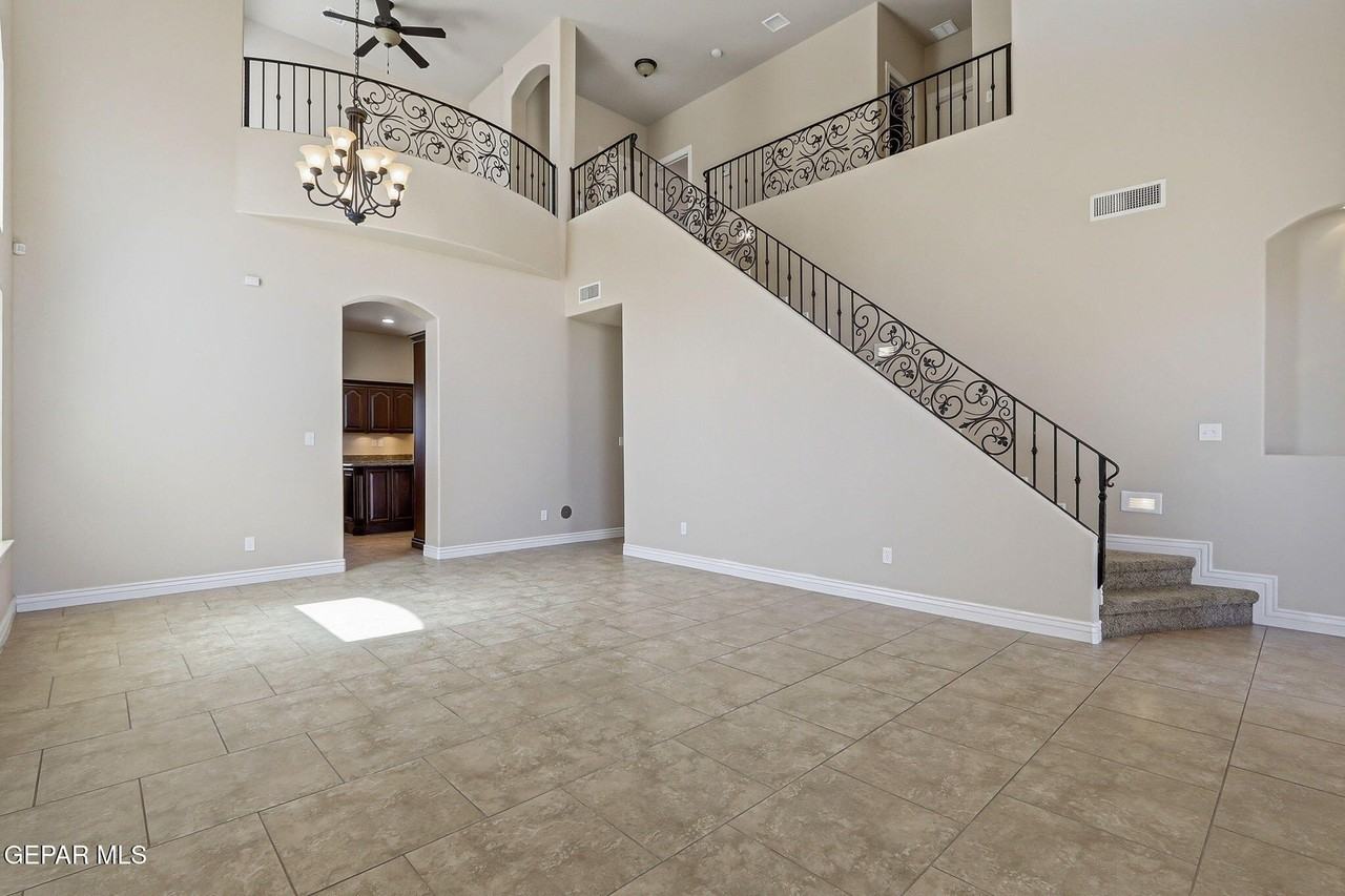 11441 Victor Flores Pl - Photo 7 of 30