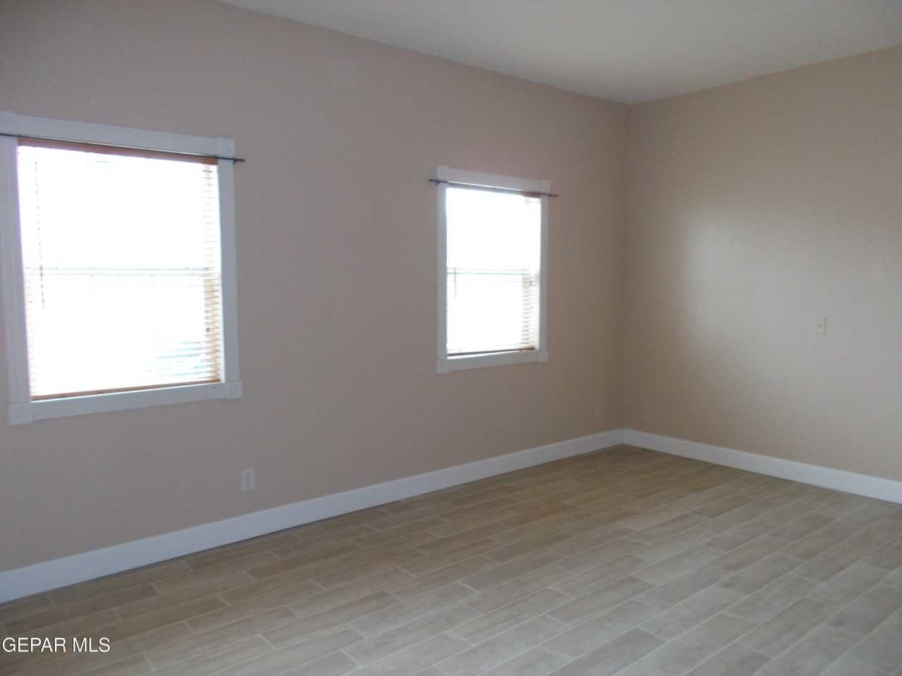 3641 Dominican St - Photo 6 of 27