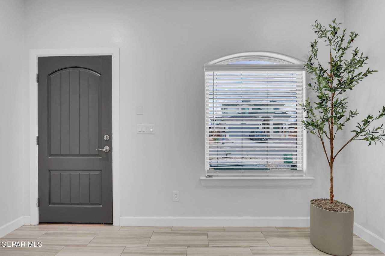 14940 Jack White Ave - Photo 6 of 47