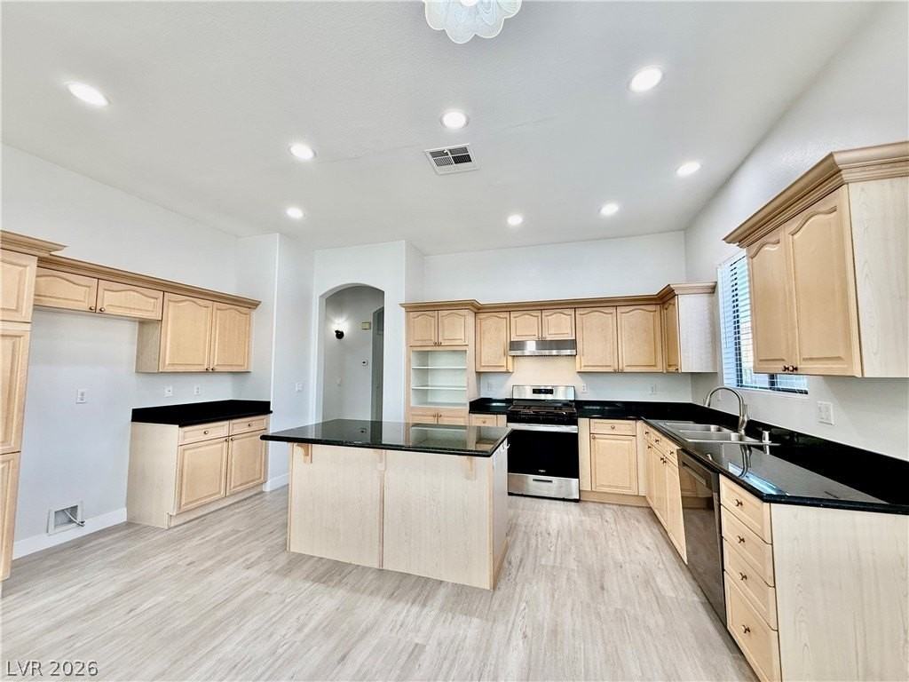 2864 Jamie Rose St - Photo 7 of 39