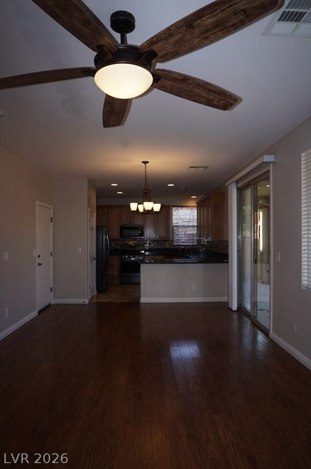 10663 Peach Creek St - Photo 4 of 18