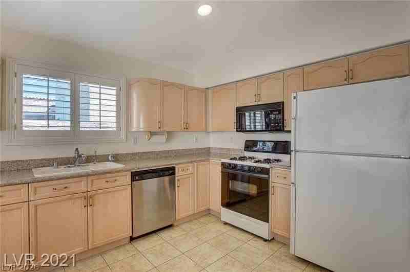 3317 Moon River St - Photo 5 of 25