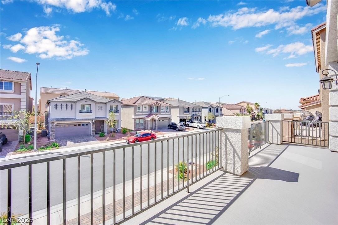 9770 Hawk Crest St - Photo 4 of 50