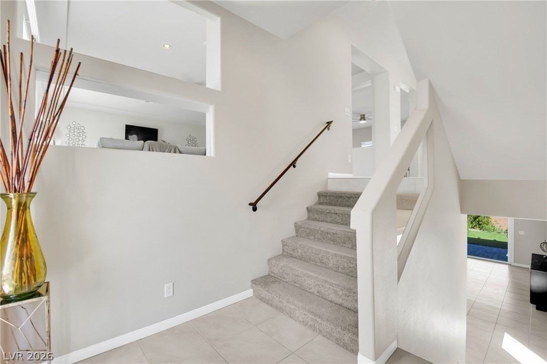 9770 Hawk Crest St - Photo 5 of 50