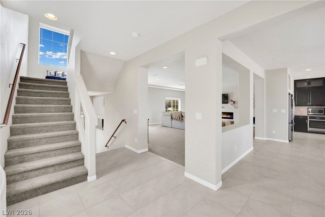 9770 Hawk Crest St - Photo 6 of 50