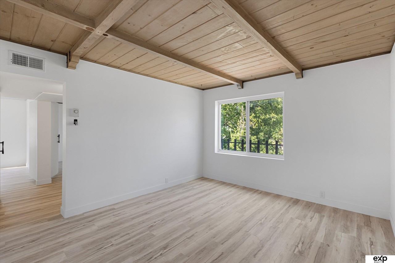 1635 E St - Photo 6 of 16