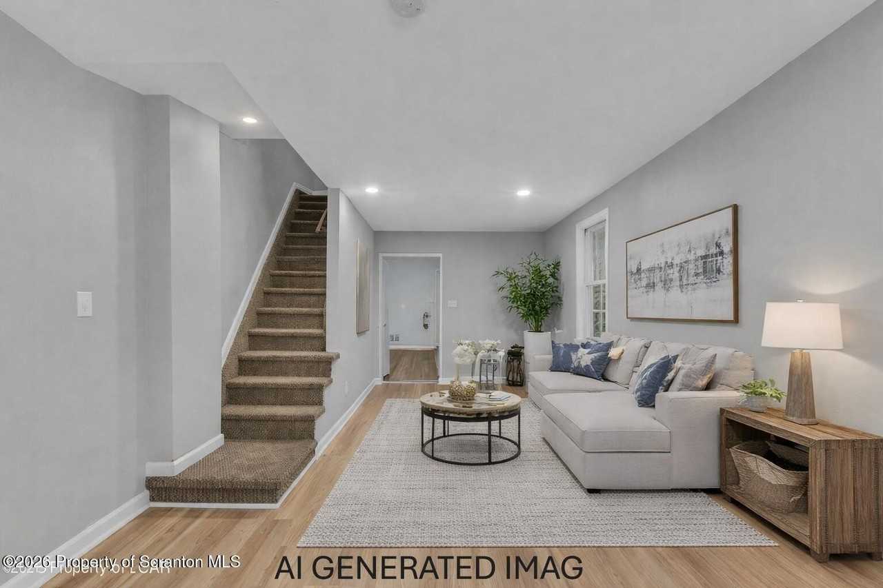 1009 W Lackawanna Ave - Photo 3 of 23