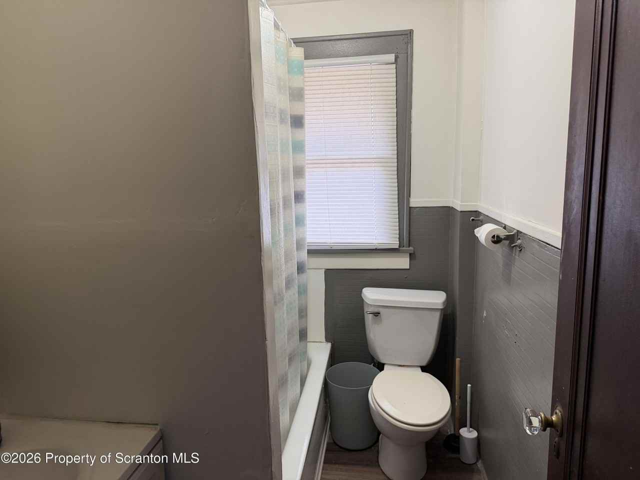 534 536 Alder Street unit: 2 - Photo 6 of 6