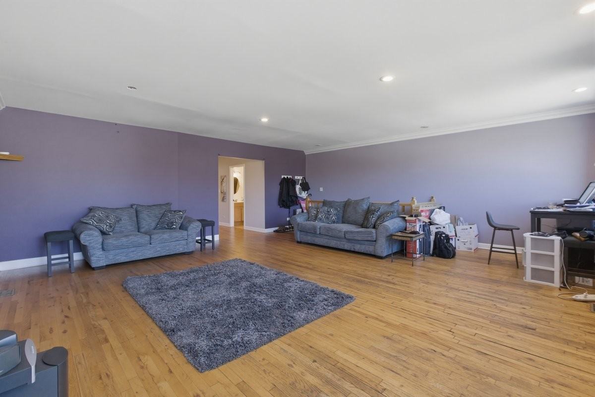 1050 N Milwaukee Ave #2 - Photo 3 of 10