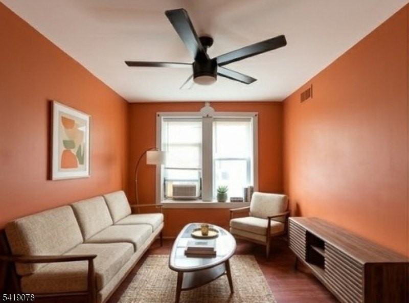 73 4th St #B1 - Photo 4 of 11