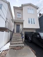 featured image of 1036 Flora St #1