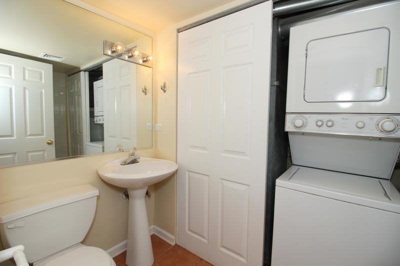 3216 N Racine Ave #G - Photo 6 of 7