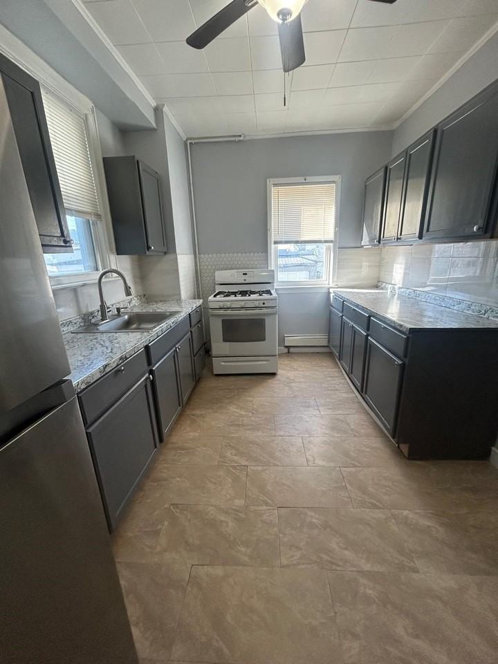 329 Columbia Ave #1stFL - Photo 2 of 11