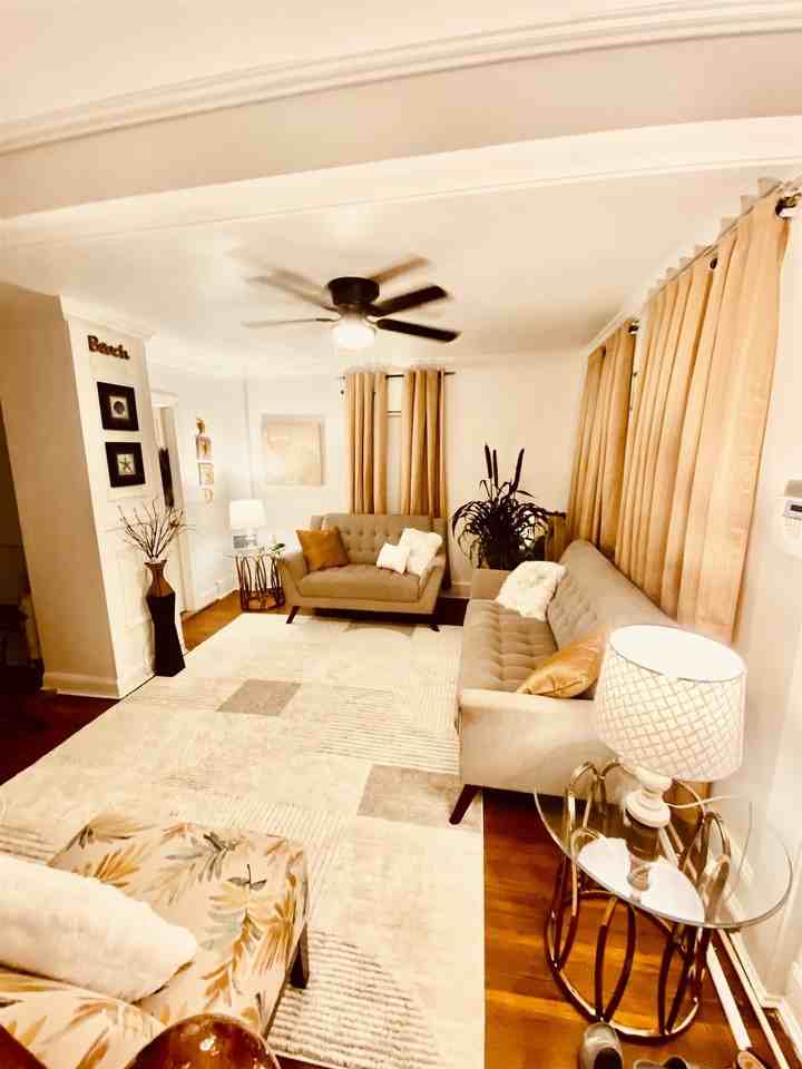 1139 Asbury Ave - Photo 4 of 23