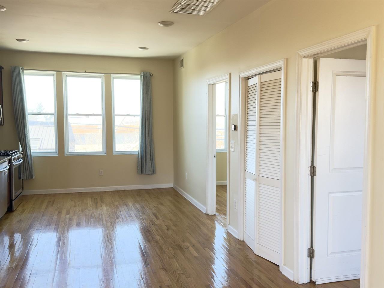 3236 John F Kennedy Blvd #5 - Photo 5 of 20