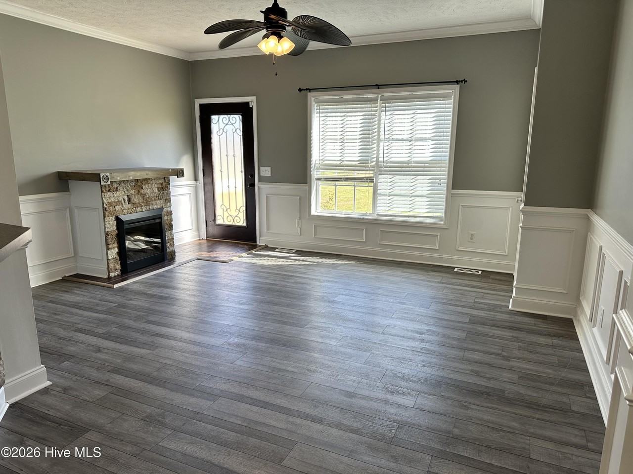 103 Meadowview Rd - Photo 5 of 34