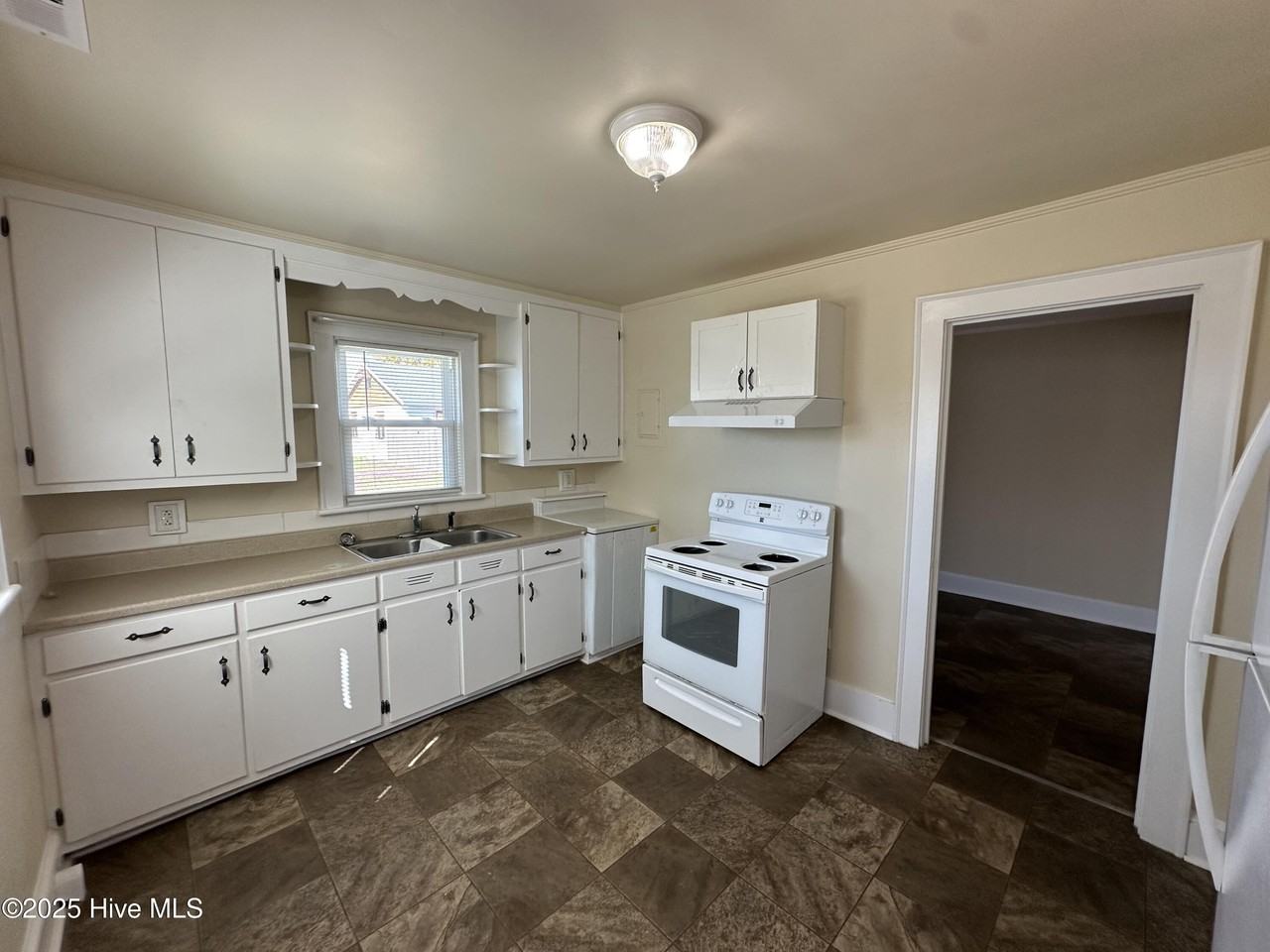 109 Merriwood Ave - Photo 4 of 9