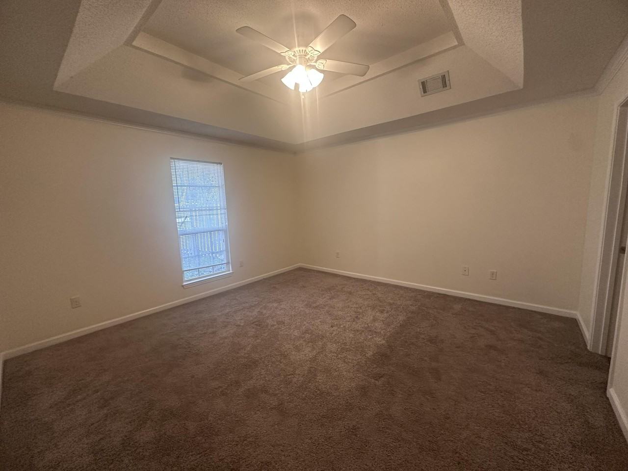 108 Harvestwood Dr - Photo 5 of 13