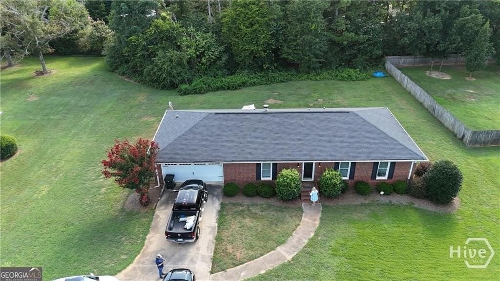 1051 Jimmy Daniel Rd - Photo 2 of 18