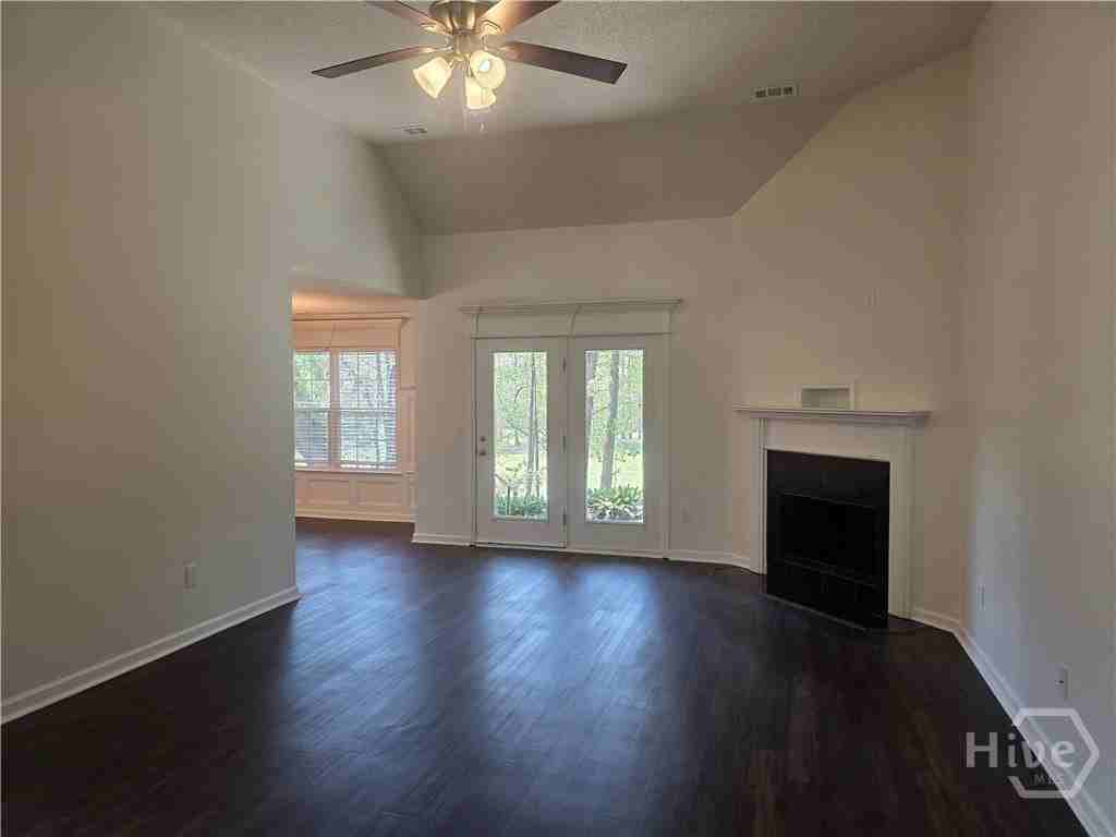 434 Roberts Way - Photo 3 of 31