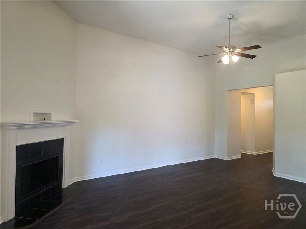 434 Roberts Way - Photo 4 of 31