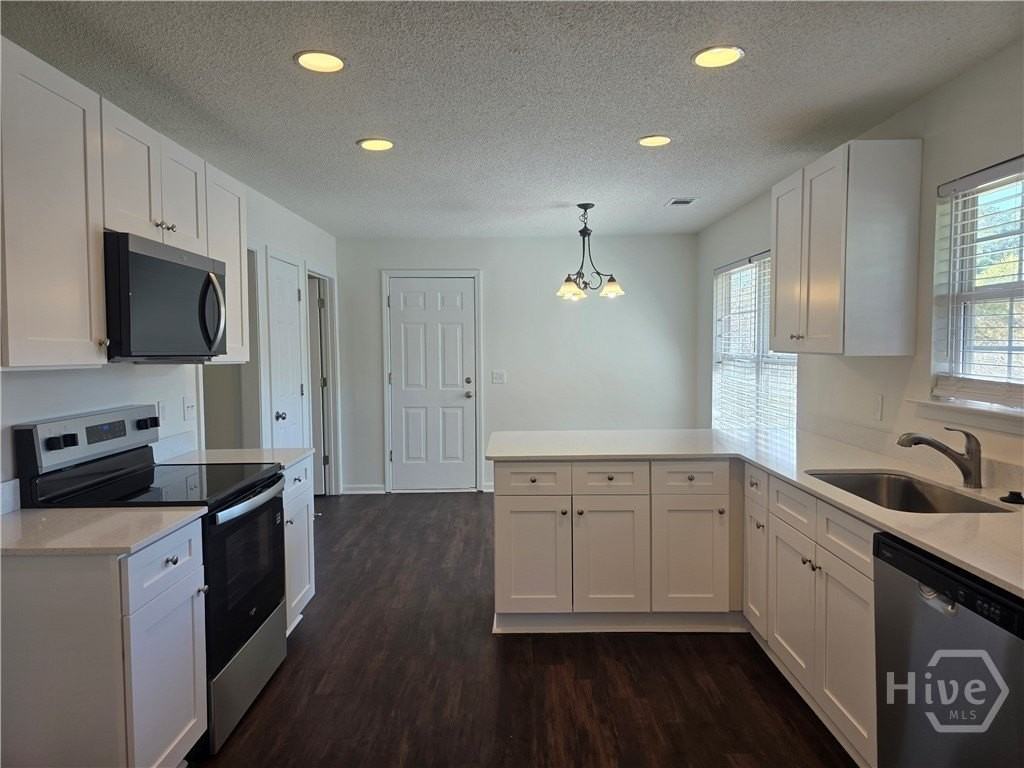 434 Roberts Way - Photo 6 of 31