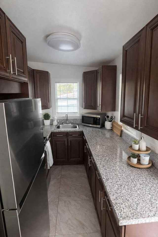 1110 White St #2 - Photo 3 of 5