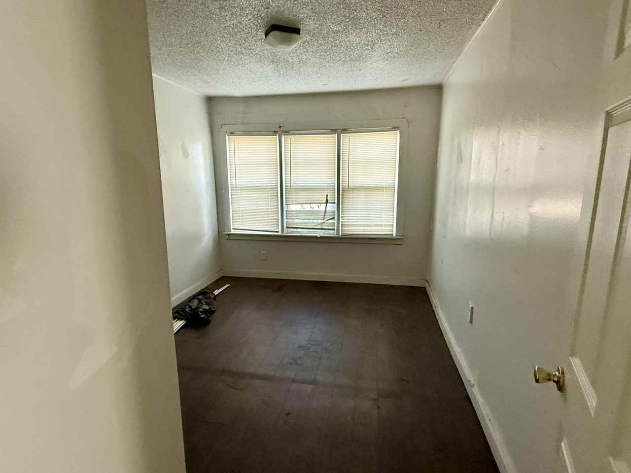 6117 20th St - Photo 5 of 8