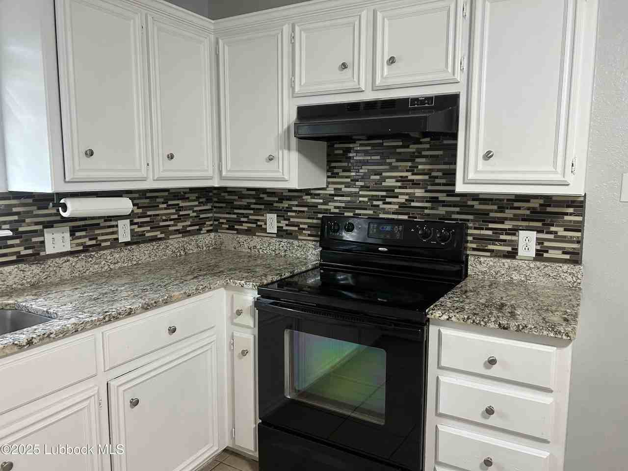 4630 Erskine St - Photo 4 of 16