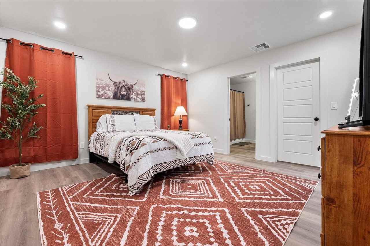 2133 Langford Ave - Photo 7 of 14