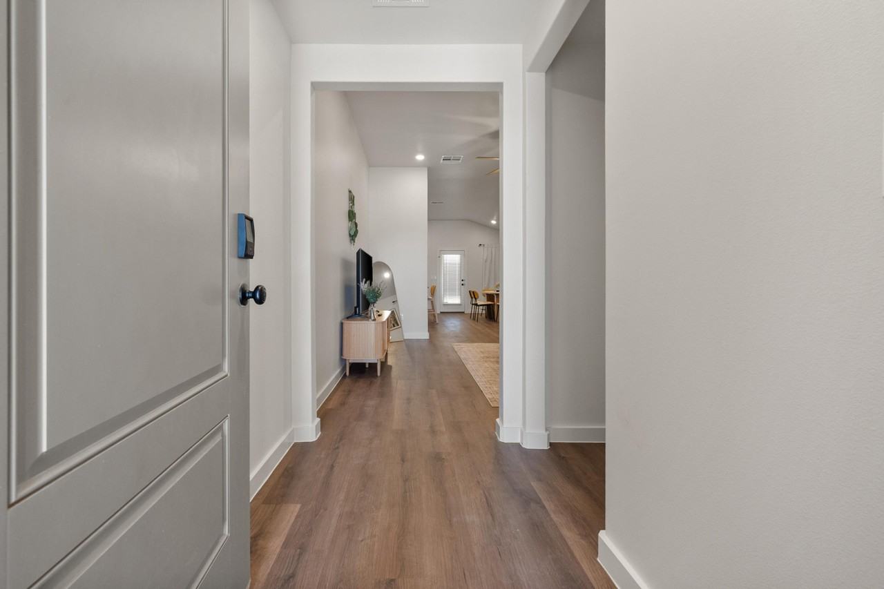 2163 Langford Ave - Photo 2 of 13