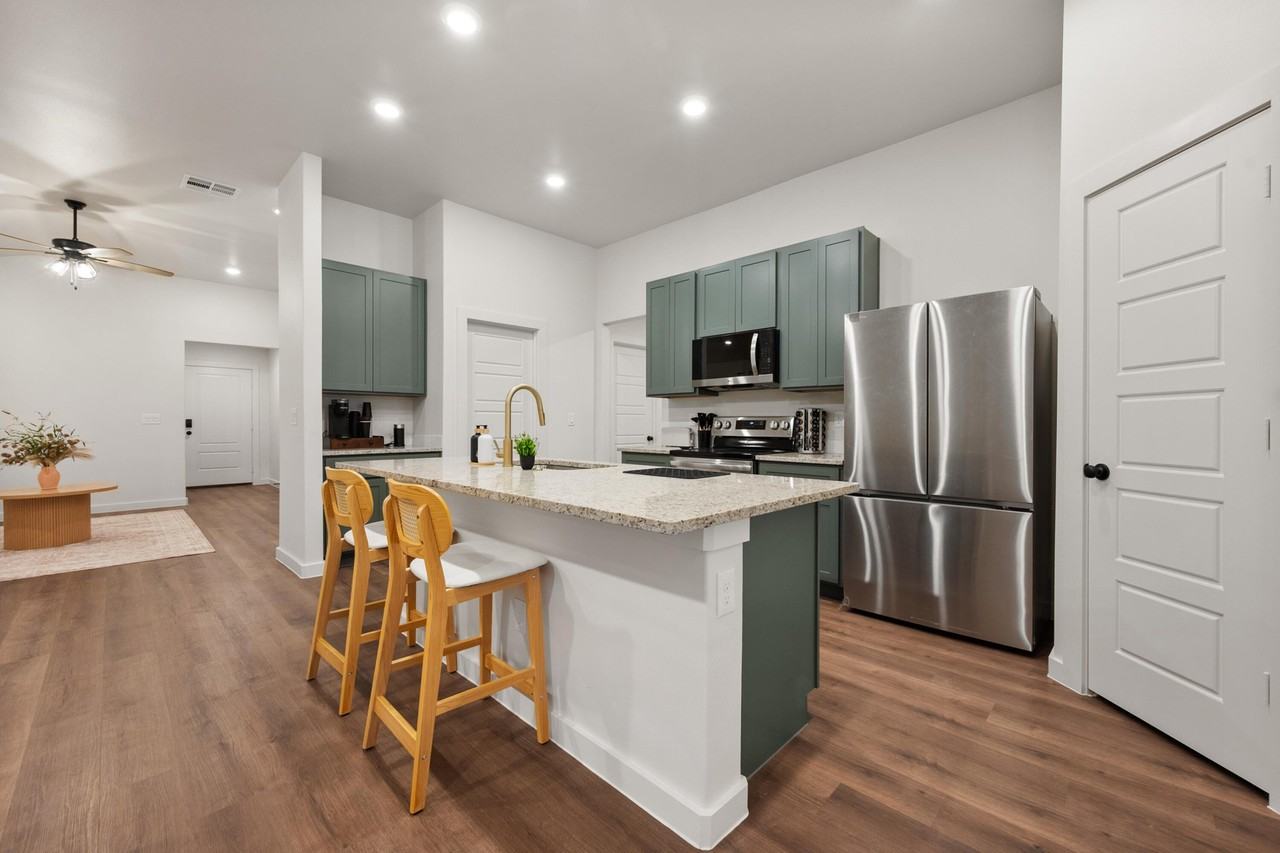 2163 Langford Ave - Photo 5 of 13
