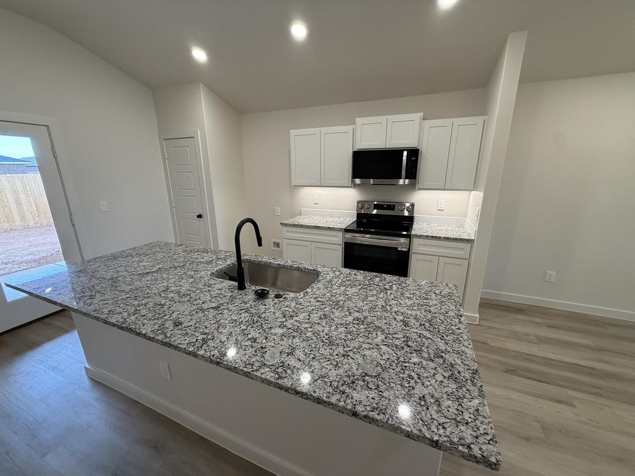 1309 N Chicago Ave - Photo 6 of 14