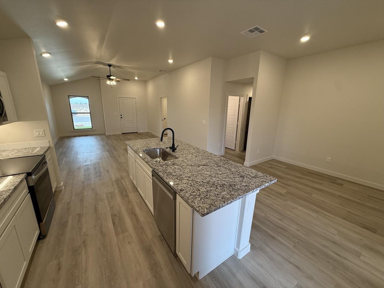 1309 N Chicago Ave - Photo 7 of 14