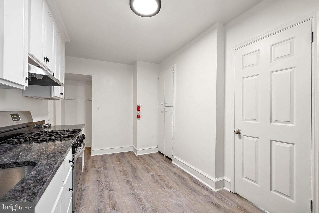 1502 W 14th St - Photo 7 of 10