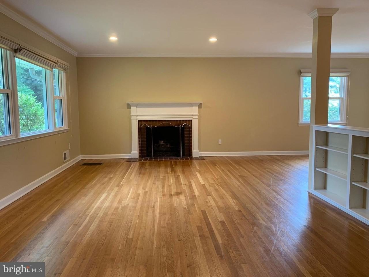 1334 Mayflower Dr - Photo 4 of 50