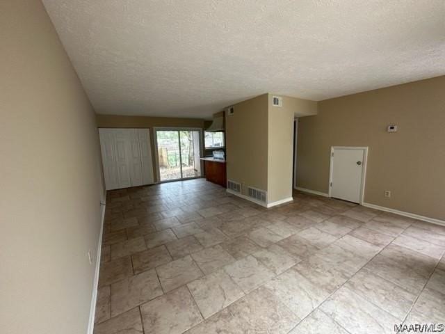 23 Crestwood Ct - Photo 5 of 13