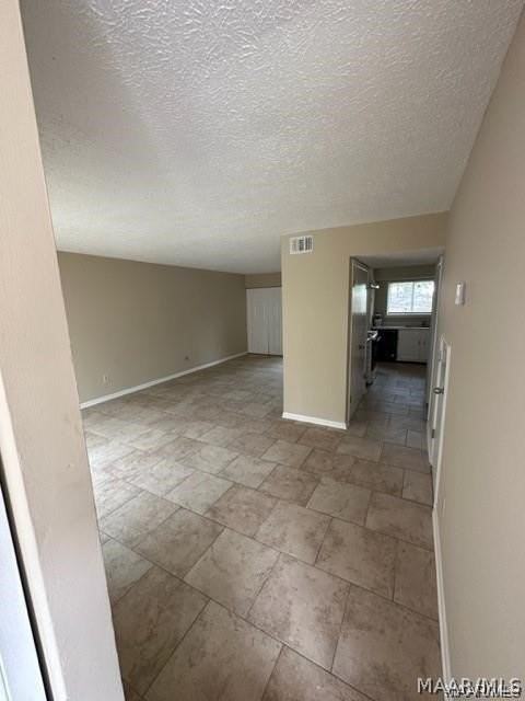 23 Crestwood Ct - Photo 7 of 13