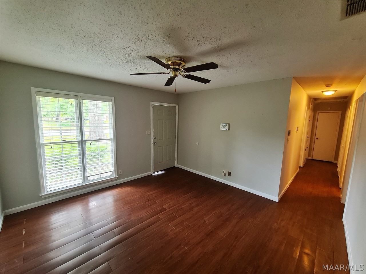 516 Lawndale Ln - Photo 5 of 26