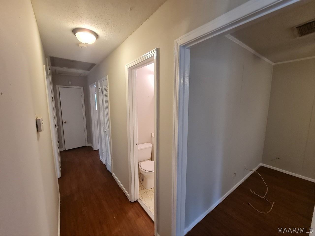 516 Lawndale Ln - Photo 6 of 26