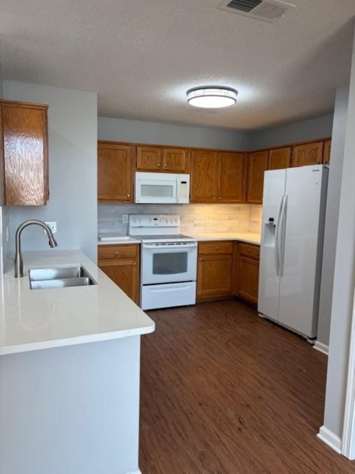 1139 Breezy Valley Dr - Photo 3 of 27