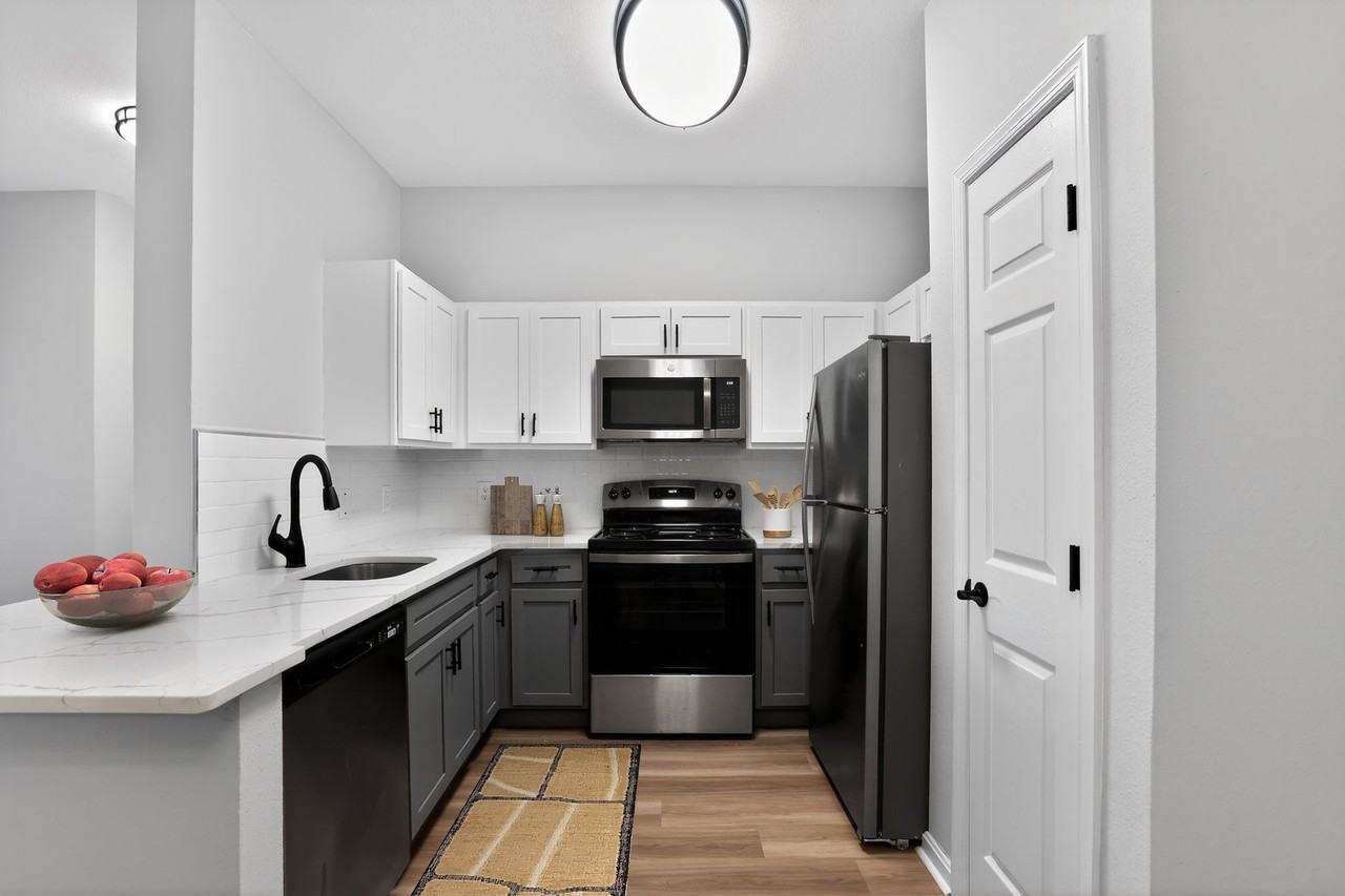 Eagle Rock Apartments at Fishkill - Photo 3 of 29