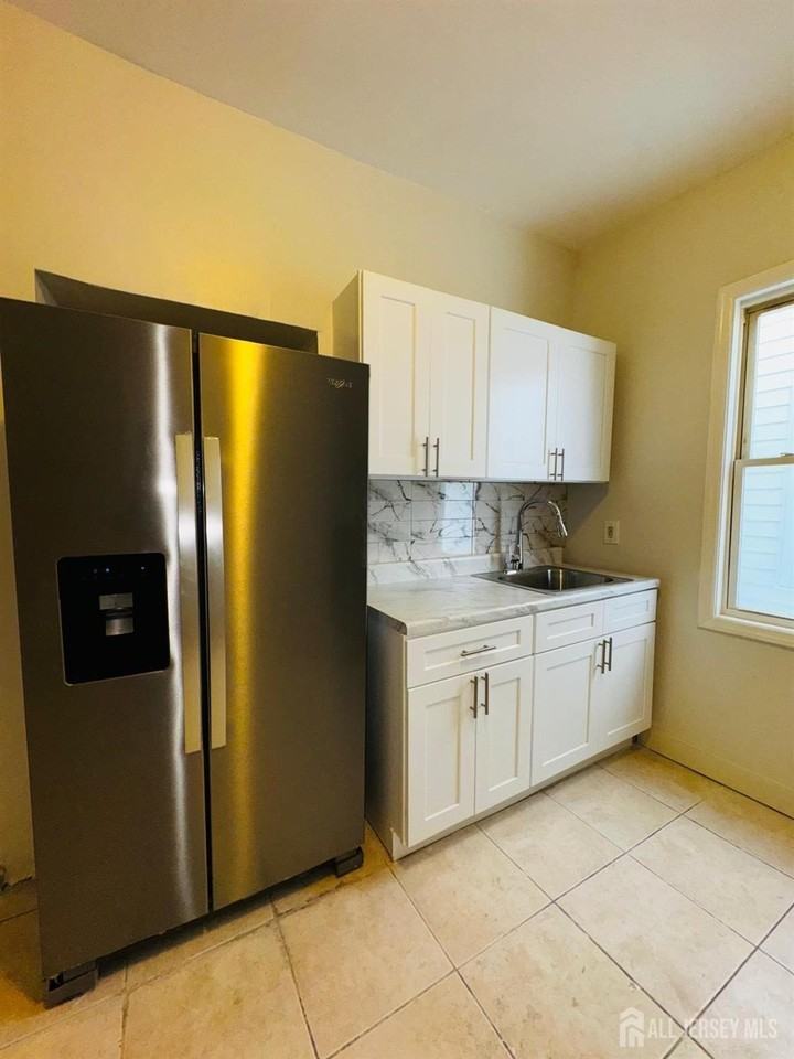 489 S 17th St #2 - Photo 5 of 10