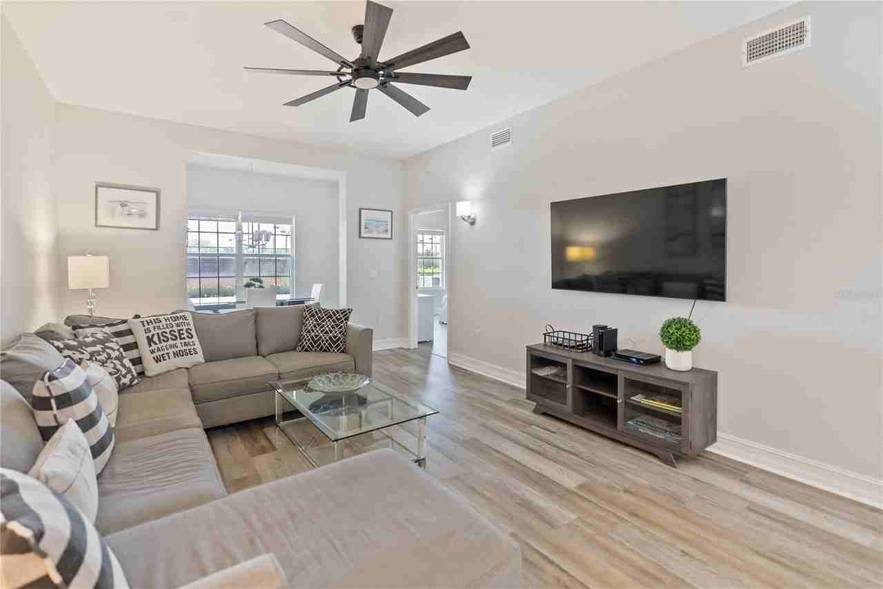 3702 54th Dr W #102 - Photo 5 of 36