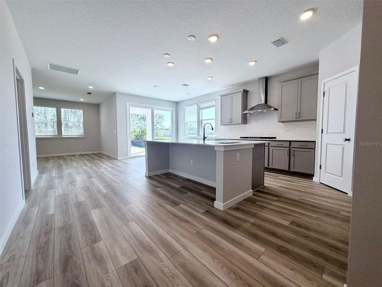 36 Perseus Ave - Photo 6 of 50