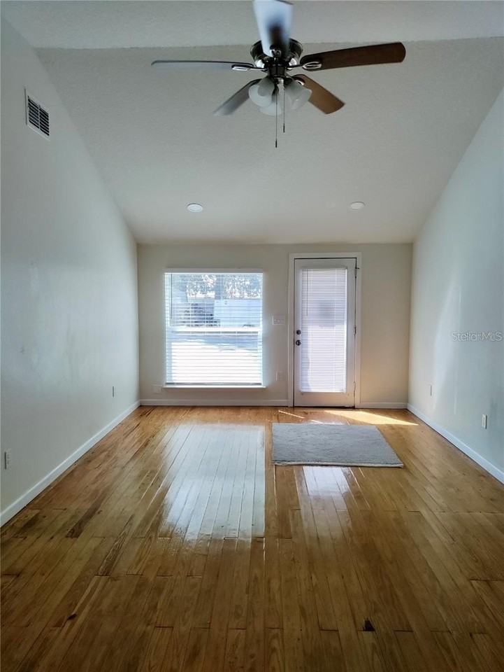 100 S Stone St #B - Photo 5 of 10